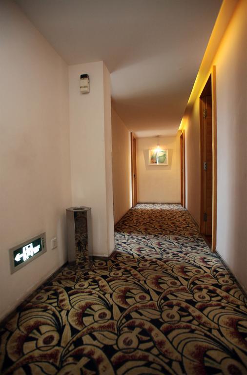 Qingdao Renjia Bussiness Hotel Dış mekan fotoğraf
