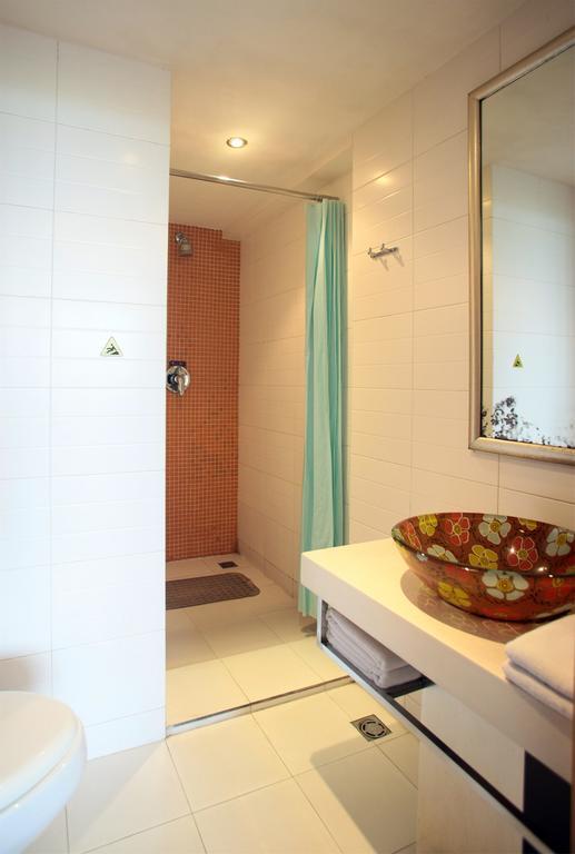 Qingdao Renjia Bussiness Hotel Dış mekan fotoğraf